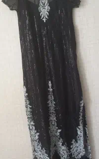 لباس مجلسی مشکی کارشده با نقره‌دوزی/پولک‌دوزی