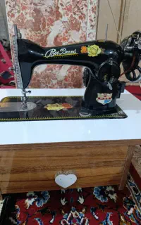 انواع میز چرخ خیاطی ساده و کاچیران و ژانومه