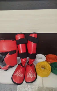 کلاه روپایی و کمربند کاراته