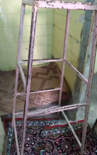 چارپایه اهنی