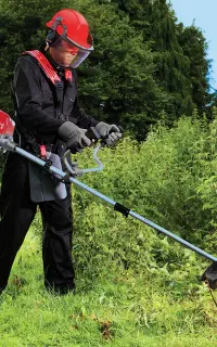 علف تراشی و خدمات باغی و سمپاشی