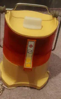 آب هویج گیری نوکارتون نداره