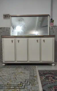 اینه و جاکفشی