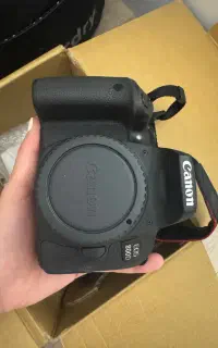 دوربین Canon 800D