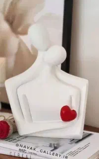 مجسمه همدم