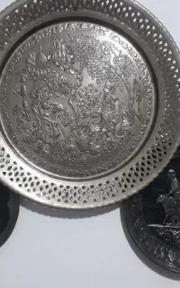 سلام تابلو ظروف مسی است