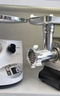چرخ گوشت با اقساط ده ماهه