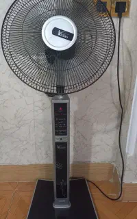 پنکه فقط گردنش شکسته