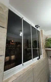 شیشه تاشو بالکن