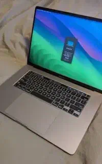 مک بوک پرو ۲۰۱۹ در حد نو