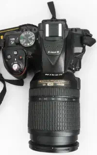 دوربین Nikon D5300 با لنز 18-140