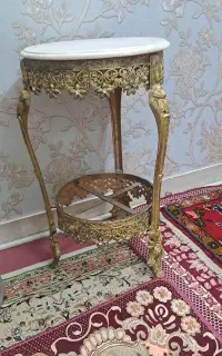 میز کنار سالنی برنز
