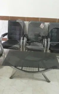 صندلی ،کانتر و دوتا مبل تک نفره
