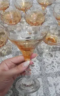 بستنی خوری ژله خوری
