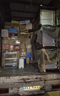 کامیونت مسقف در زرند همراه با کارگر بارچین