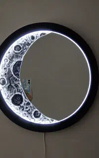 آینه دکوراتیو طرح ماه با نور LED