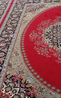 دو تخته فرش ۳×۴ و ۵۰۰ شانه