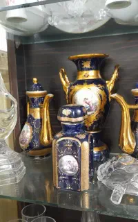 دکوری سورمه ای طلاکوب