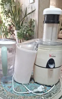 آب میوه گیری و مخلوط کن