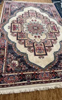 فرش ۶متری نو  چند ماه بیشتر استفاده نشده