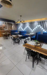 نیازمند سالن کار و حسابدار برای کافه