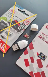 دو عدد کارت حافظه sandisk و رم ریدر