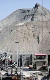 استخدام دو اشپز اقا در معدن شن وماسه در امل