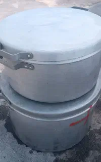 دو‌عدد دیگ سنگین‌‌قدیمی سایز بزرگ رستورانی در حدنو