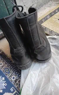 یک جفت پوتین سربازی شماره 41 در حد صفر