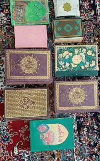 چند جلد کتب قرآنی و مذهبی عتیقه