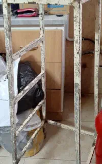 چهار پایه آهنی