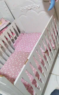 تخت و گهواره نوزاد