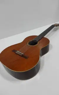 گیتار کلاسیک Antonio Aparicio AA-20 ساخت اسپانیا