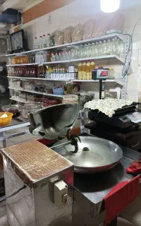 قفسه و ویترین