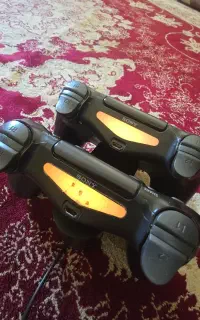 دسته اورجینال ps4 و شارژر استندی