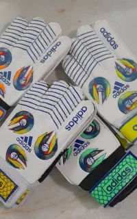 فوتسال و دستکش