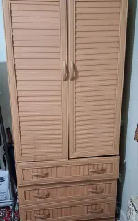فروش کمد لباس(قیمت توافقی)