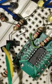 پذیـرش کارآموز الکترونیک رباتیک مونتاژ و لحیم‌کار