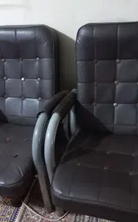 صندلی اداری چرمی دسته دار کاملا تمیز درحد نو