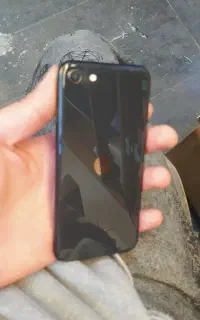 ایفون se 2020