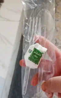 قاشق و چنگال ونمک بسته بندی شده