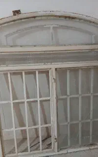 پنجره آهنی عالی