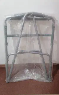 دو عدد واکر