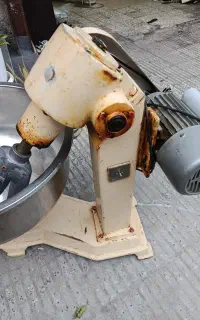 خمیر گیر ۹۰کیلویی در حد