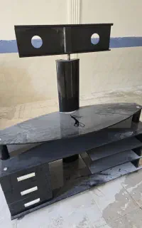 میز تلویزیون کاملاً سالم