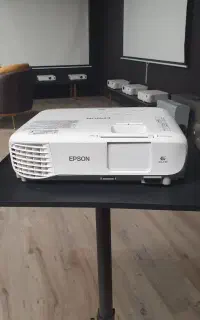 ویدئو پروژکتور Epson 109w /مناسب بازی و فیلم