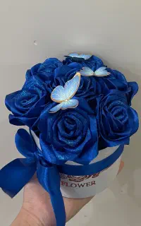 باکس گل هفت شاخه ۳۵۰