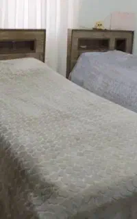 2 عدد تخت تک نفره به همراه تشک طبی
