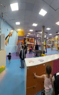 اگهی مربی خانه بازی اسکایلند