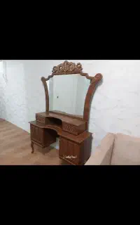 تخت دو نفره همراه با خوشخواب و میز آرایشی